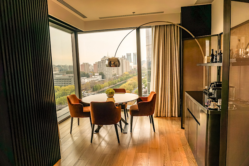 Bulgari Hotel Beijing Deluxe Suite dining room image