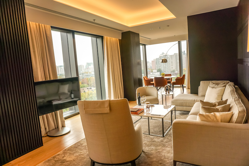 Bulgari Hotel Beijing Deluxe Suite living room image