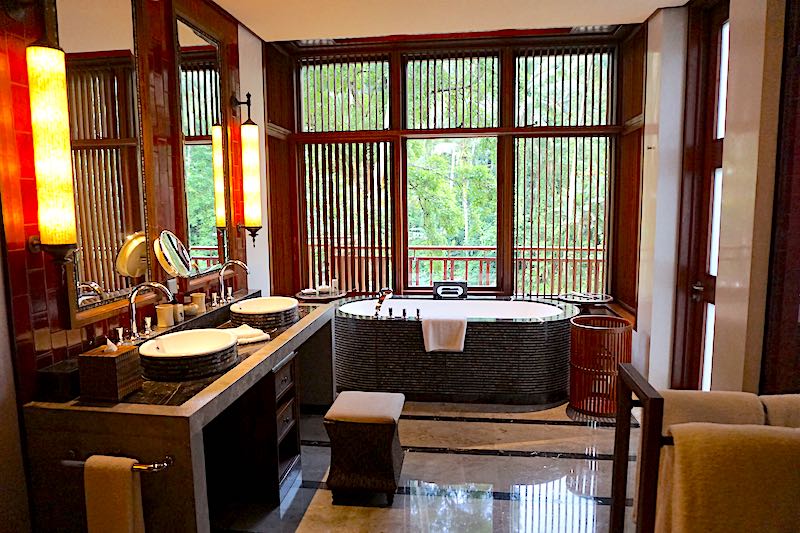 Four Seasons Bali at Sayan Riverfront Villa bath image