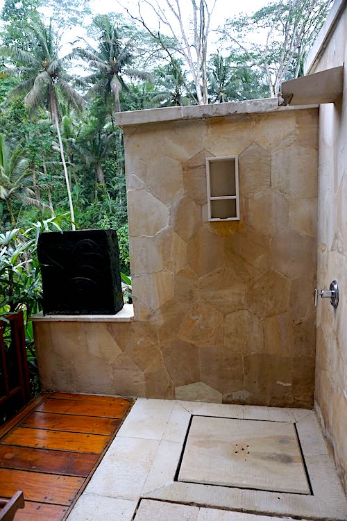 Four Seasons Bali at Sayan Riverfront Villa outdoor shower image