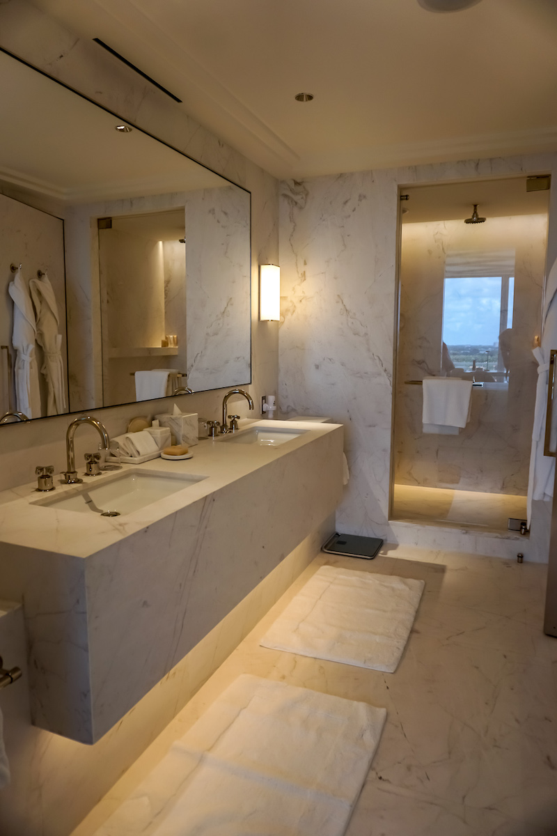 Four Seasons, The Surf Club guest room bath