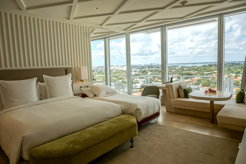 Four Seasons, The Surf Club  City View Guest Room