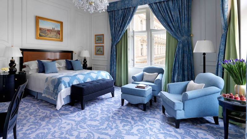 Four Seasons Prague guest room image