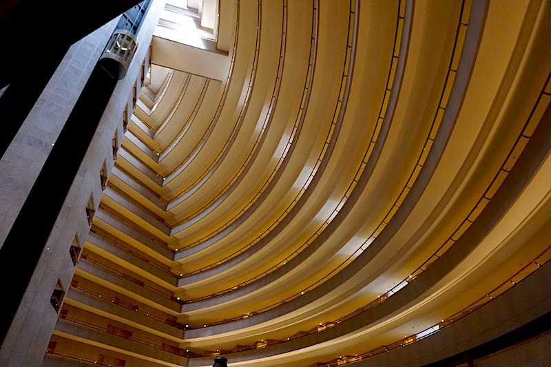 Mandarin Oriental Singapore atrium image