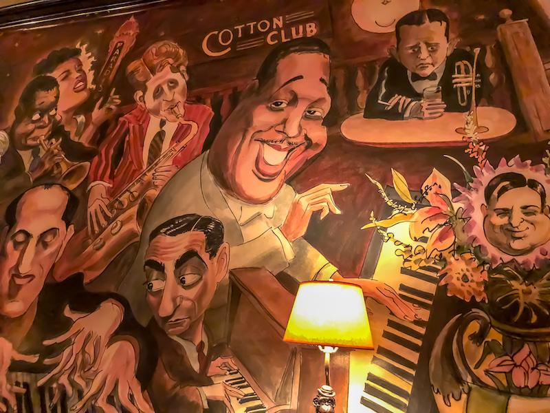 The Monkey Bar New York dining room mural image