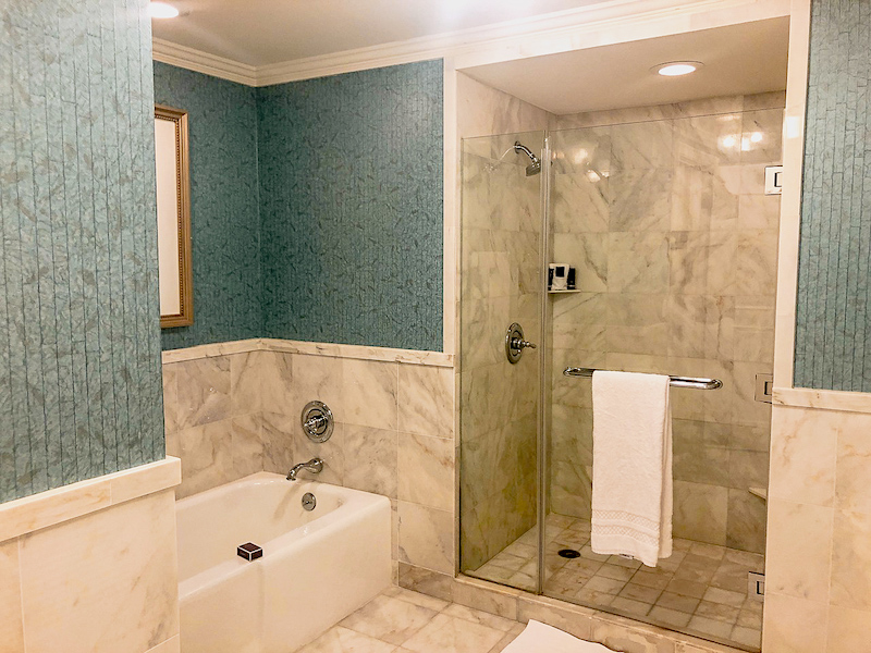 Ritz Carlton Orlando Executive Suite bath image