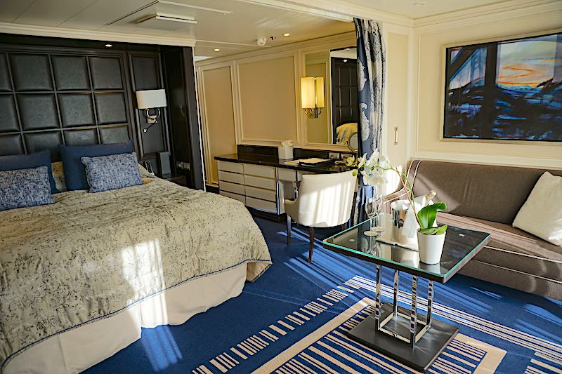 Regent Explorer Superior Suite image