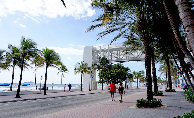 Ritz Carlton Fort Lauderdale sky bridge image