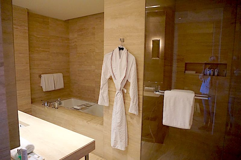 St. Regis Bal Harbour guest room bath image