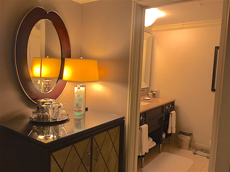 St Regis Houston Deluxe Guest room entry image